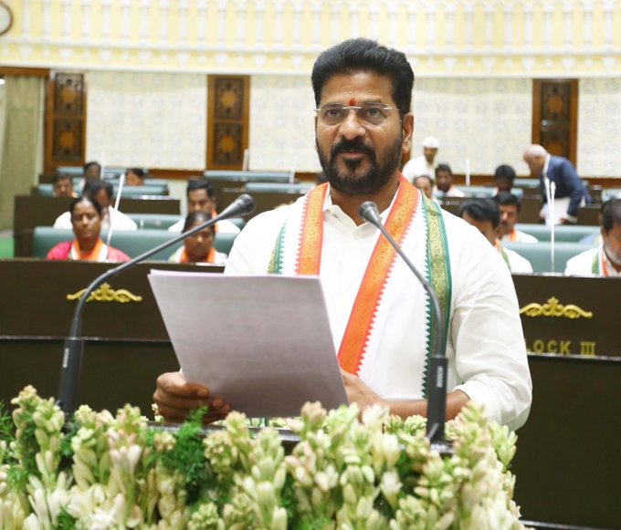 Revanth_reddy_A's tweet photo. రేవంత్ అనే నేను…
హామీ ఇస్తున్నాను…
@revanth_anumula
@RahulGandhi
@INCIndia
#TelanganaPrajaPrabhutwam https://t.co/xBAO26viyc