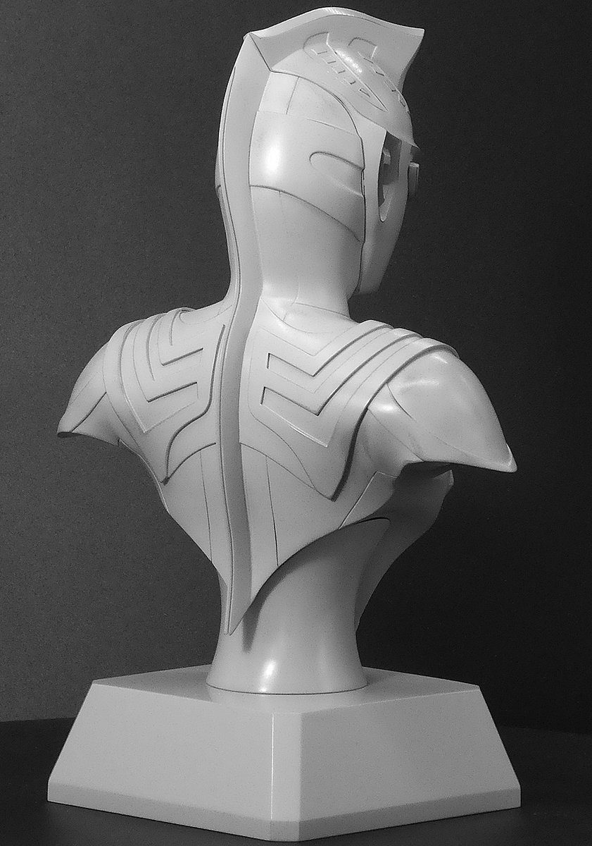 ワンフェス2024冬の新作
ウルトラマンジャスティス胸像（クラッシャーモード）
原型完成しました！

これから複製業者に送ります。
#WF2024W 
#ウルトラマンジャスティス