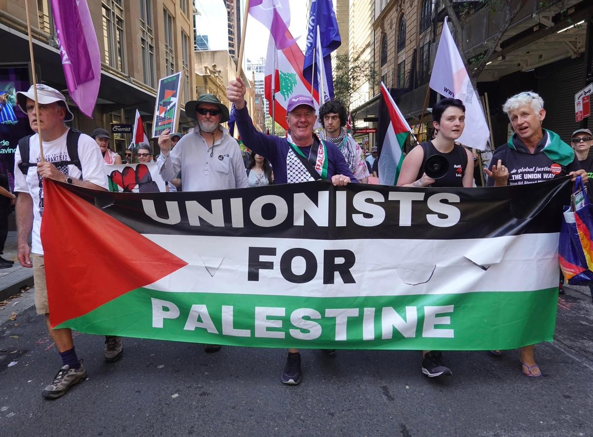 More pics of the vibrant action on Gadigal land/Sydney today - so great to have the support of @AnthonyDAdamMLC and @jennyleong. #ceasefirenow #endthegenocide #freepalestine #nationaldayofactionforpalestine