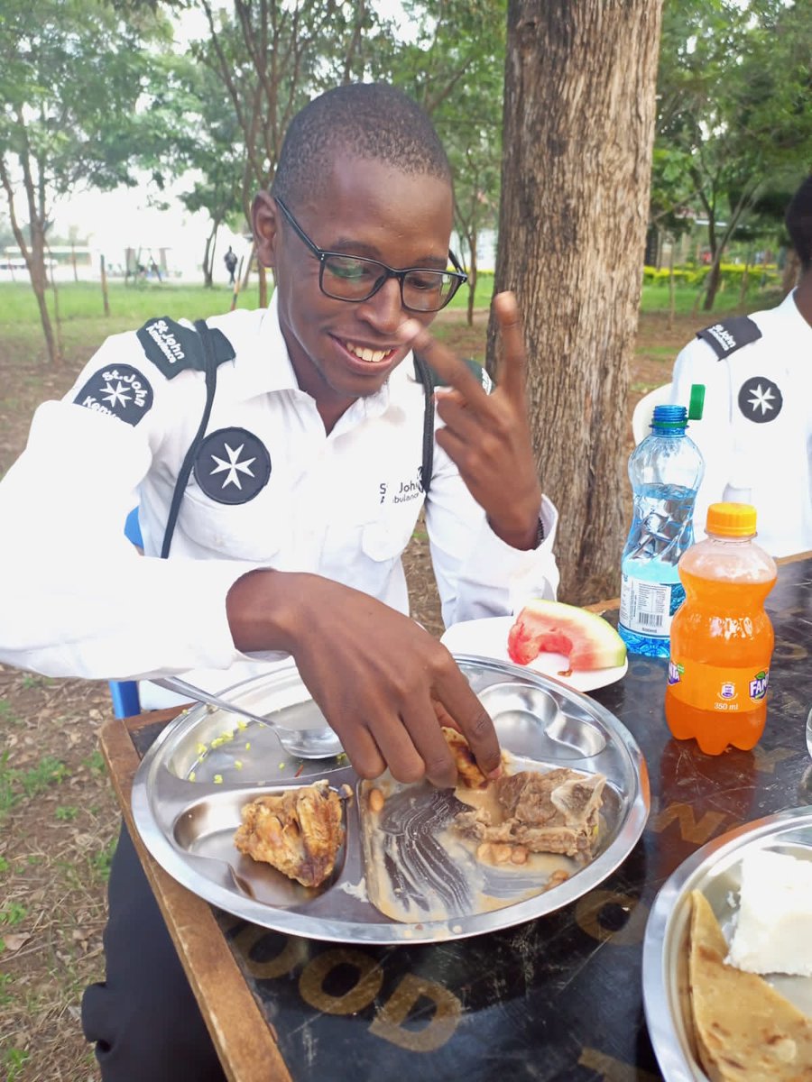 ST_JOHNMOMBASA's tweet photo. Feeding our souls and filling our hearts! 🍽️😊We shared moments of joy and camaraderie over a delicious meal. Because fostering a strong team spirit matter just as much! Donge🎉👩‍⚕️👨‍⚕️ #TeamBonding #YouthConnektAfrica2023 #FirstAid @StJohnKenya https://t.co/KKQrtRHgU2