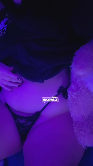 wearing ur hoodie n lace panties while i play fortnite, but wishing u were balls deep inside my guts<a href="/tag/nsfwtwt"class="tags"><span>#nsfwtwt</span></a><a href="/tag/nsfwtw"class="tags"><span>#nsfwtw</span></a>