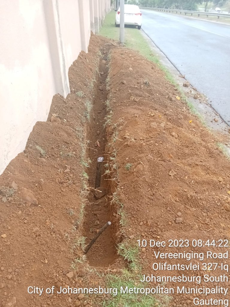 CityPowerJhb's tweet photo. #JoburgUpdates #CityPowerUpdates

#ReuvenSDC Outage Update

#MondeorSubstation (Meredale Standby Distributor) Affecting Winchester Hills and surroundings. Investigations have revealed that the outage is as a result of a stolen cable.

Both the material and contractor will be organized for repairs to be executed. No estimated time of restoration has been established yet, however it will be advised once confirmed.

We apologize for the inconvenience caused. ^NT