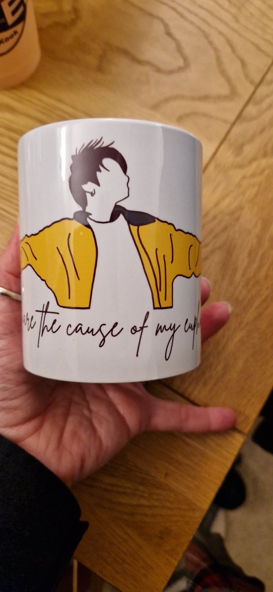 oozogg's tweet photo. @amy_btsot7 I bought this last week at a BTS Xmas Market, it was their last one 🥰 https://t.co/TjX0EcZvjS