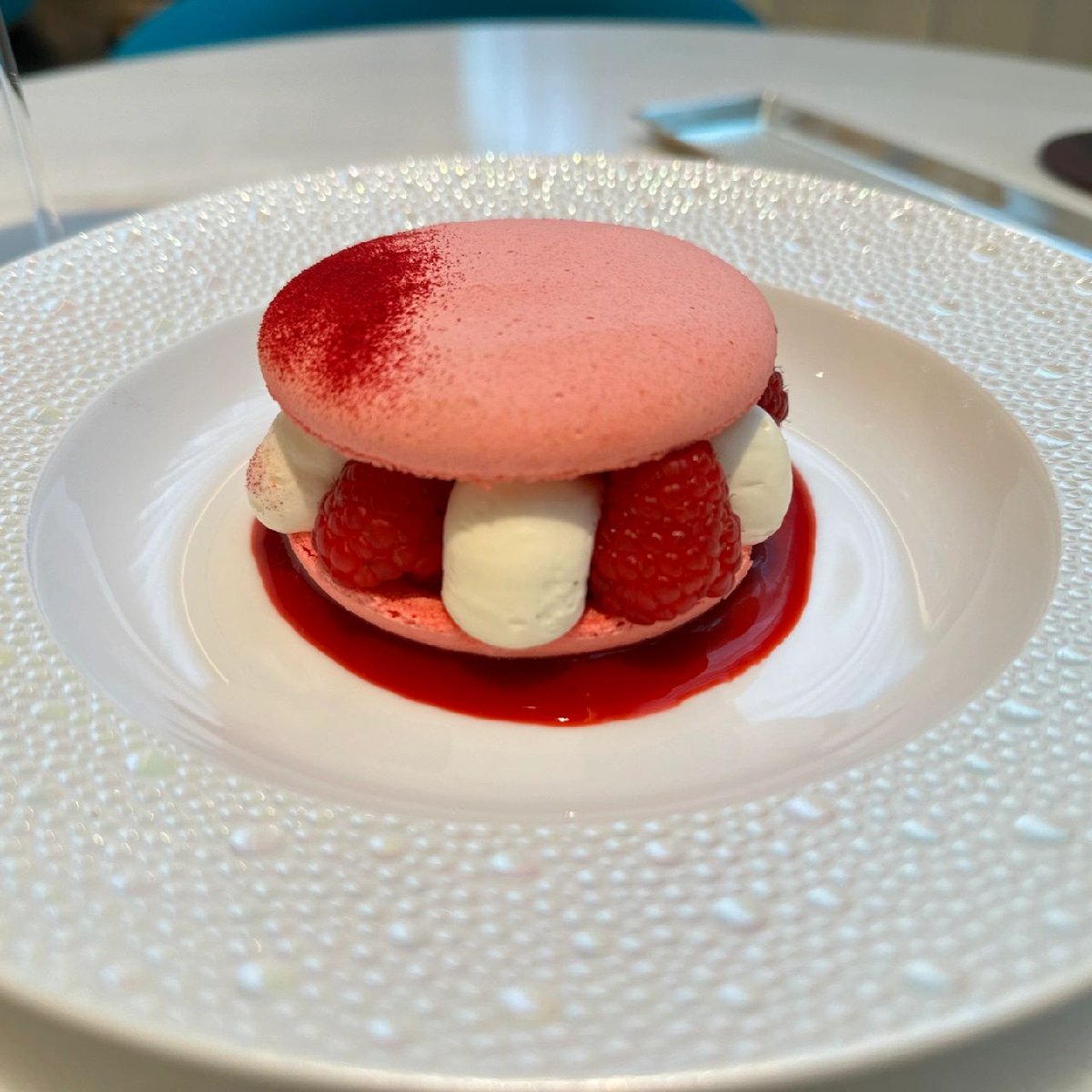 yamada_611's tweet photo. 東京は、その魅力的な文化、美しい景観、そして素晴らしい食事体験で知られています
特に東京のアフタヌーンティーは、絶対にお見逃しなく☕️
東京旅行の際は、ぜひアフタヌーンティーを楽しんで、贅沢な時間を過ごしてみてください🍰 

#東京 #アフタヌーンティー #贅沢なひととき https://t.co/K4TvPuadqN