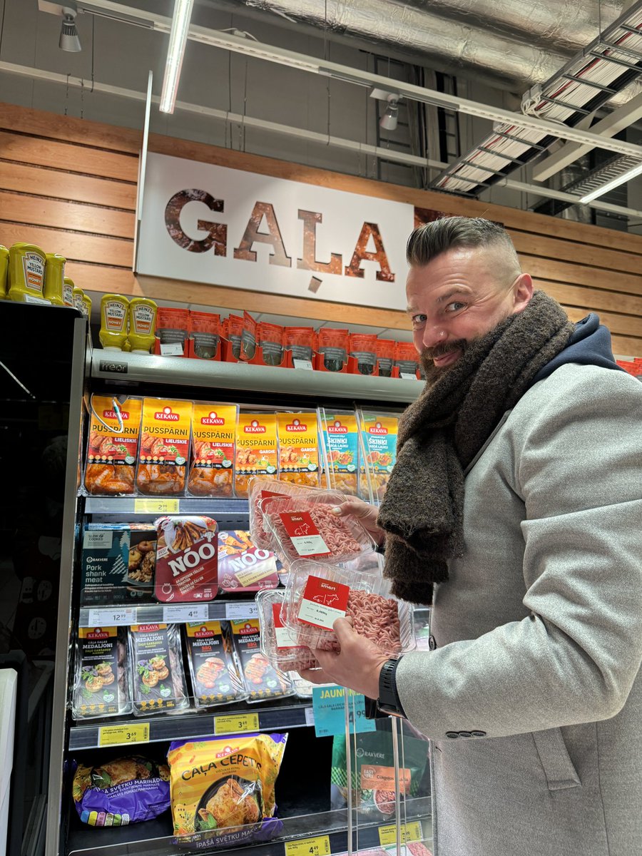 armandssimsons's tweet photo. Draugi! Ja Jūs neesat vēl izmēģinājuši @RimiLatvija #rimismart SIMSONA KOTLETES, tad, ko Jūs vēl gaidāt!? Pusdienas ir katru dienu un simsskotletten, uz maizītes, izcili piederas arī nākamajā dienā brokastīs pie kafijas.😉
#reklāma #garšīgasadarbība https://t.co/xv7K5s4ZIz