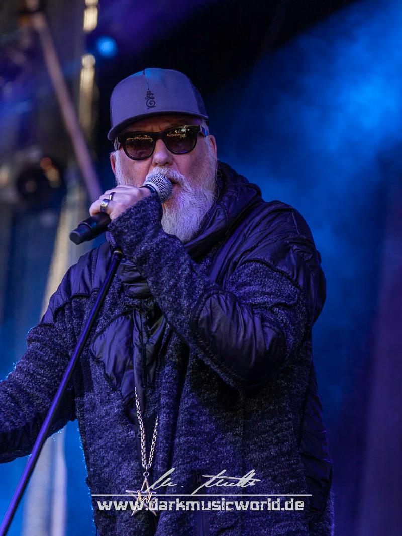 DarkMusicWorld's tweet image. Unser Bild des Tages: Joachim Witt
#joachimwitt #witt #herbergsvater #rübezahlsreise #rübezahlsrückkehr #rübezahl #castlerock #festival2022 #mülheimanderruhr #schlossbroich #concertphotography