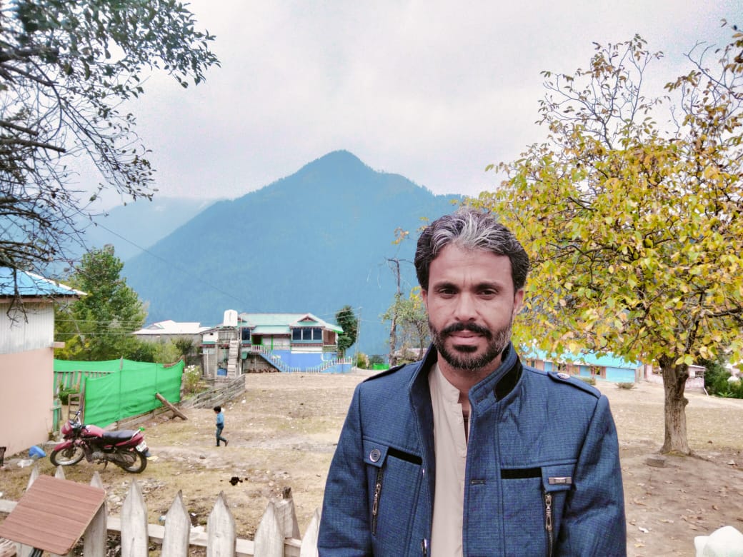 وہ دل نواز ہے لیکن نظر شناس نہیں... 
مرا علاج مرے چارہ گر کے پاس نہیں
 ― ناصر کاظمی