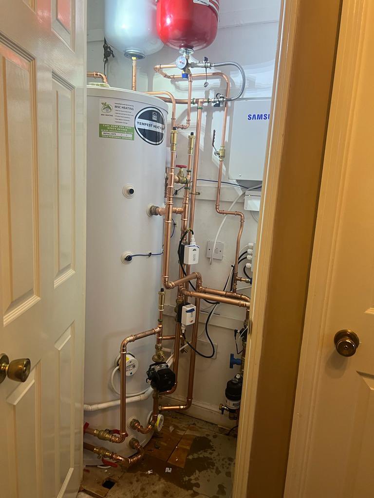 mscheating's tweet photo. 🔥helping a client from #solihull get off the Gas grid 
Another great #airsourceheatpumps Install 🏁🥇✅♻️#happycustomer
#heating #heatpumps #greenenergy #savetheplanet #nomoregasboiler #centralheating #renewableenergy #ashp #greenfuture #heatpump #trustmark #mcs #samsung https://t.co/mYxFMHsHre