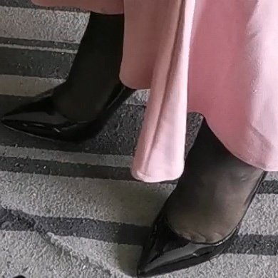 #NewProfilePic #giantess #Feet #stilettos #tights #skirt #crushfetish #highheels #blackheels #blackstilettos #toecleavage