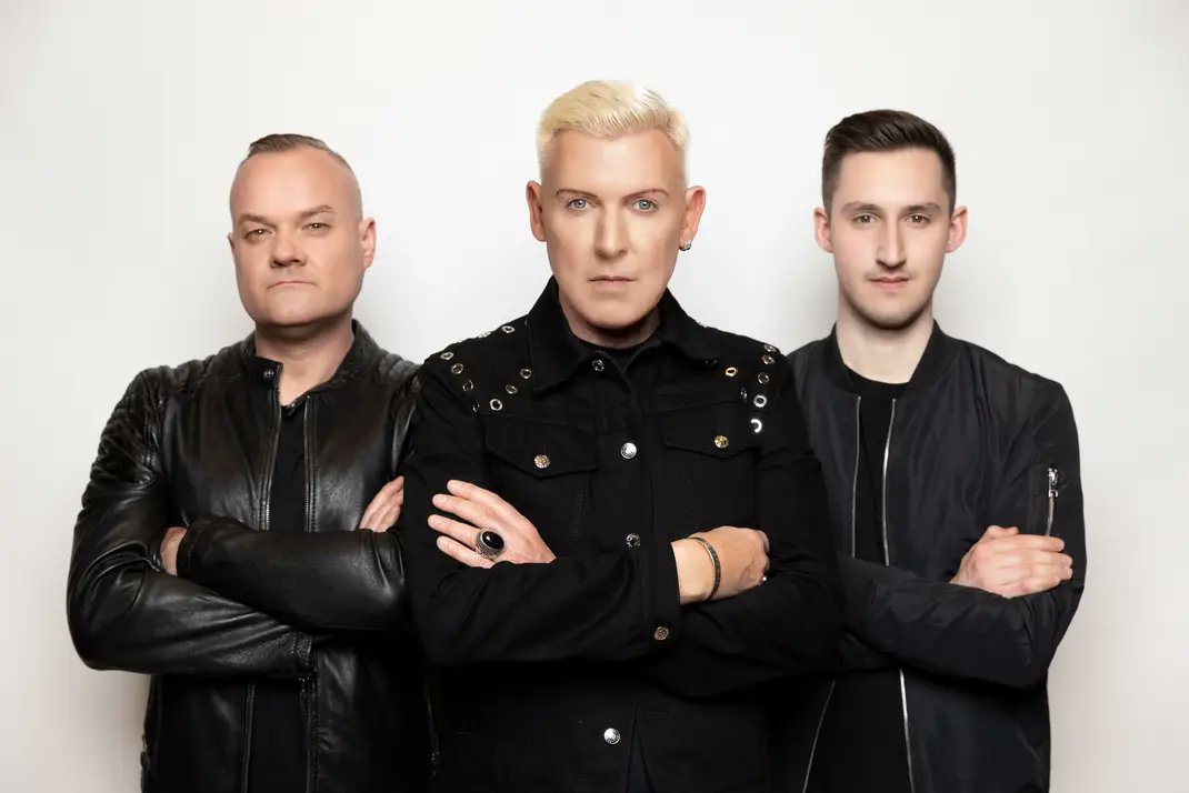 Hyper Hyper, heute vor 30 Jahren wurde Scooter in Hamburg  gegründet. 
Wir feiern heute H.P. Baxter, Jay Frog und Marc Blou und von spielen den ganzen Tag all ihre Songs. 
Also schaltet doch das <a href="/RadioMusikflori/">Musikflori-Radio</a> ein.