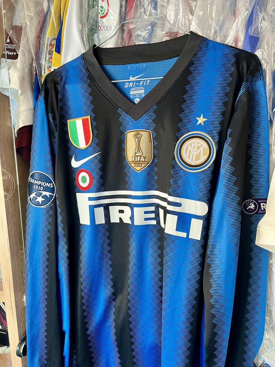 ildelima6's tweet photo. HAPPY 44 To Me 🎂🍾👕⚽️🤩 #matchwornshirt #zanetti #marquez #argentina #mexico #hellas #inter #verona #milano #magliaindossata #44yo https://t.co/dv5F1UAEVC