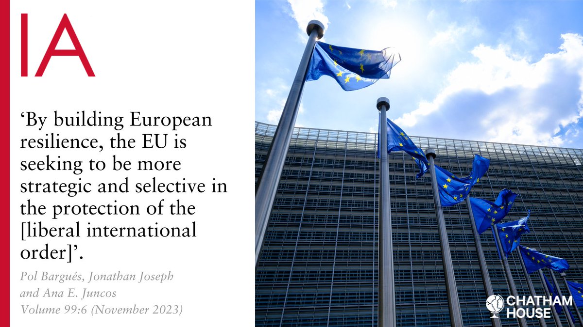 In @polbargues, Jonathan Joseph & @aejuncos’s new article, they show that the EU’s approach to upholding the liberal international order evolved in 3 ways: 1️⃣ Transformational 2️⃣ Pragmatic 3️⃣ Defensive Read here: doi.org/10.1093/ia/iia…