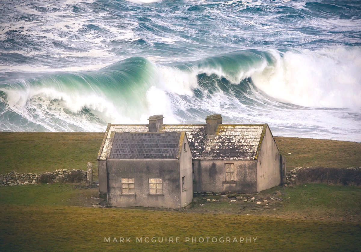 MarkMcGuire_Irl's tweet photo. Love an Irish storm.. #StormFergus 
.
.
.
Thanks @niallcarsonpa for reminding me of this with your recent post 👍🏻 https://t.co/7qyWBrfhCA