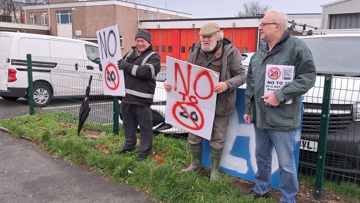 TheABD's tweet image. A protest over #20mph speed limits in #Conwy supported by @RobinMillarMP 👍🏼
#Two0hIsTooSlow