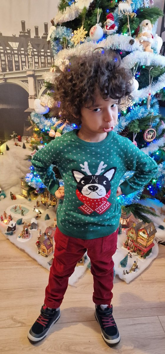 crazily4U's tweet image. Day10. Have a blessed day #teamclayne 🎅🧑‍🎄🤶🎄☃️❄️
#AdventCalendar
#day10
#Christmas 
#fanfamily