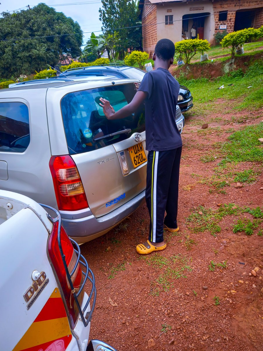 TalemwaEddy2's tweet image. "🚗🌟 Another successful car wash event at St. Andrews COU-Mbalala! Thanks to everyone who came out to support and make their vehicles shine. Your contributions make a difference!  #StAndrewsCOUMbalala #CleanCars"