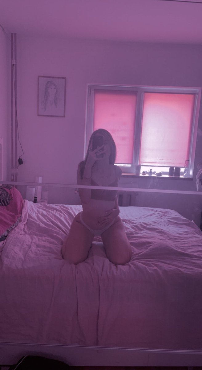rose28278's tweet photo. 💕💕new to #nsfwtwt, mind to give it a like and rt? :D💕💕 ー 21, 5'2 ー she/her ー straight, bi curious ー dms open💕 ー might do audio content  💕 who is retweet my post I will send you free nudes 😜 Add me snapchat for  nudes and some fun with me🤍💕Add me snap: hanadyomran9 https://t.co/SEBlrZFAYs