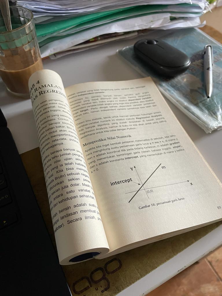 adity_o's tweet image. kombinasi media belajar jaman sekarang 👍 . book-tools-chatGpt ✨