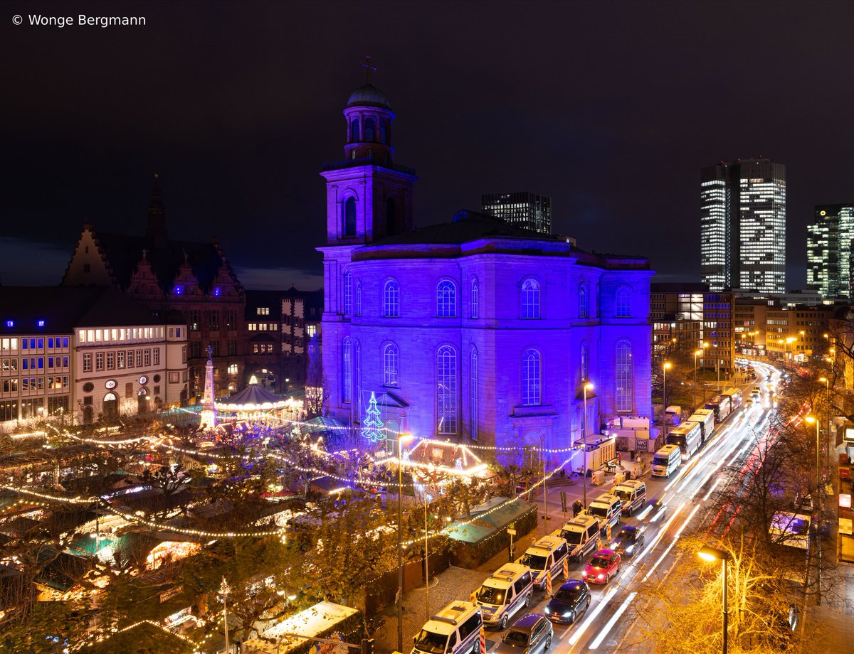 Heute Abend leuchten die Paulskirche in #Frankfurt/Main und der Olympiaturm in #München zum #TagderMenschenrechte in Blau! Wir setzen zusammen ein Zeichen zum 75. Geburtstag der Allgemeinen Erklärung der Menschenrechte. Vielen Dank @Stadt_FFM, @OLYMPIAPARK, @DPLotterie .