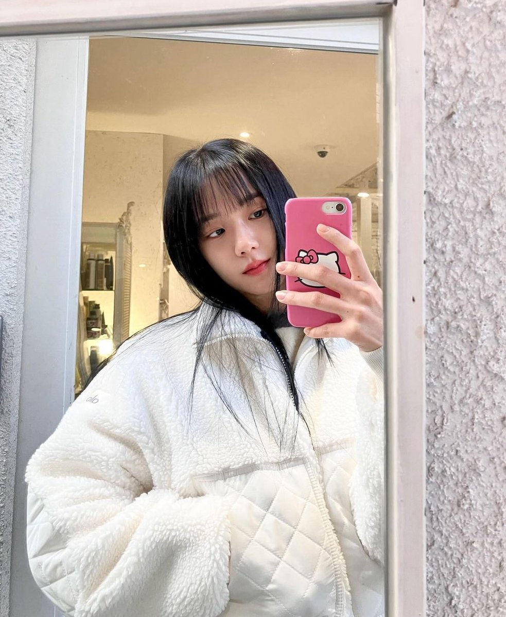회색 꽃 🐰 tweet media