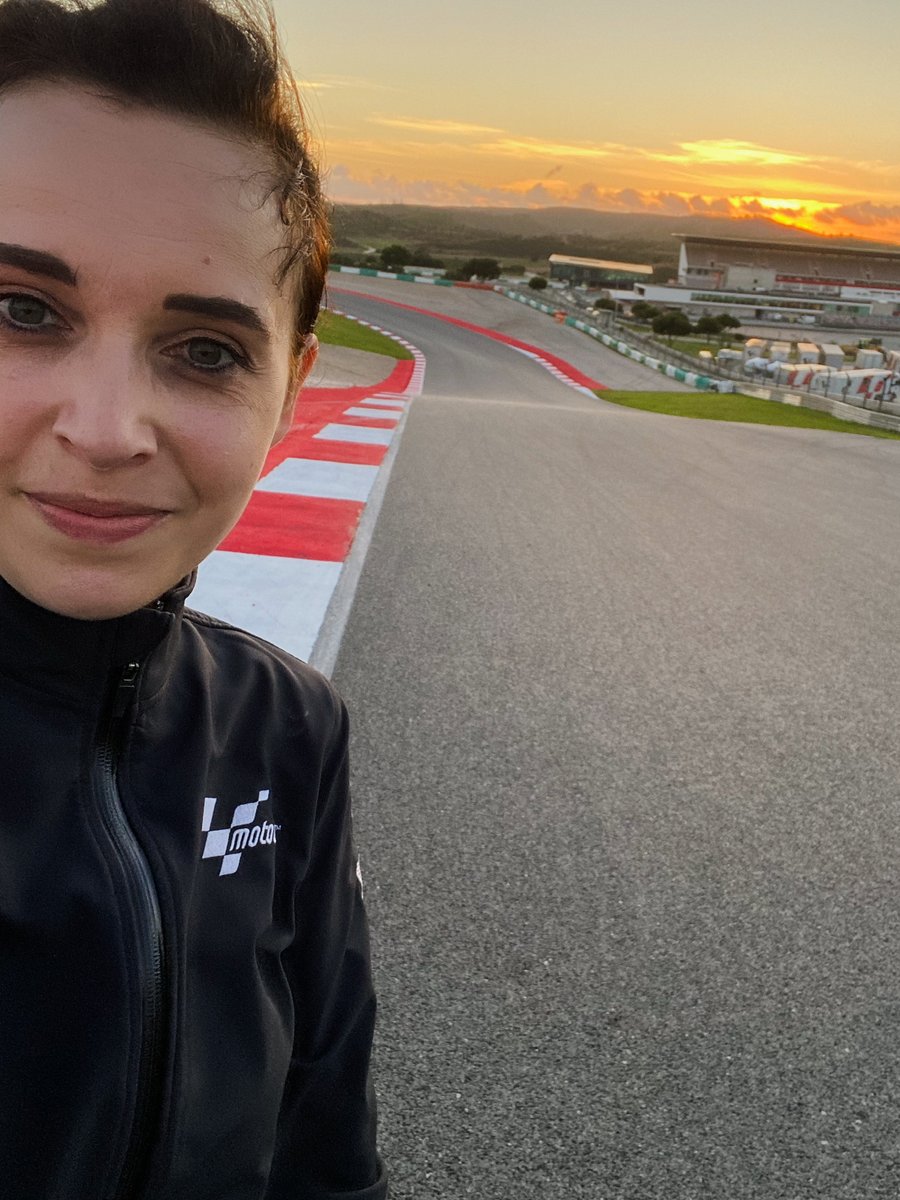 FemalesinMSport's tweet photo. Meet @Steph_Olivero, French Journalist for Dorna Sports 🏍️

From internships to moving countries, Stéphanie’s passion led her to Dorna Sports and responsibility for @MotoGP‘s website! 💻 

#WomenInMotorsport #MotoGP https://t.co/afHS3B4JfL