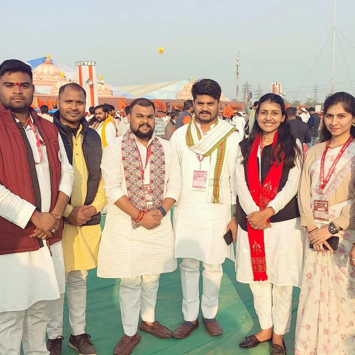 Ramkumar_AryaN's tweet photo. आज  दिल्ली मे @ABVPVoice के राष्ट्रीय अधिवेशन मे जाना हुआ, जहाँ पर परिषद मे कार्यरत पुराने साथियों से मिलना हुआ।
अधिवेशन का शुभारंभ @AmitShah जी ने किया और उन्होंने अपने सम्��ोधन मे कहा की वह भी शुद्धरूप से ABVP प्रोडक्ट है और उन्होंने भी अपने परिषद के पुराने दिनों को याद किया। https://t.co/WvQNJ9tnrV