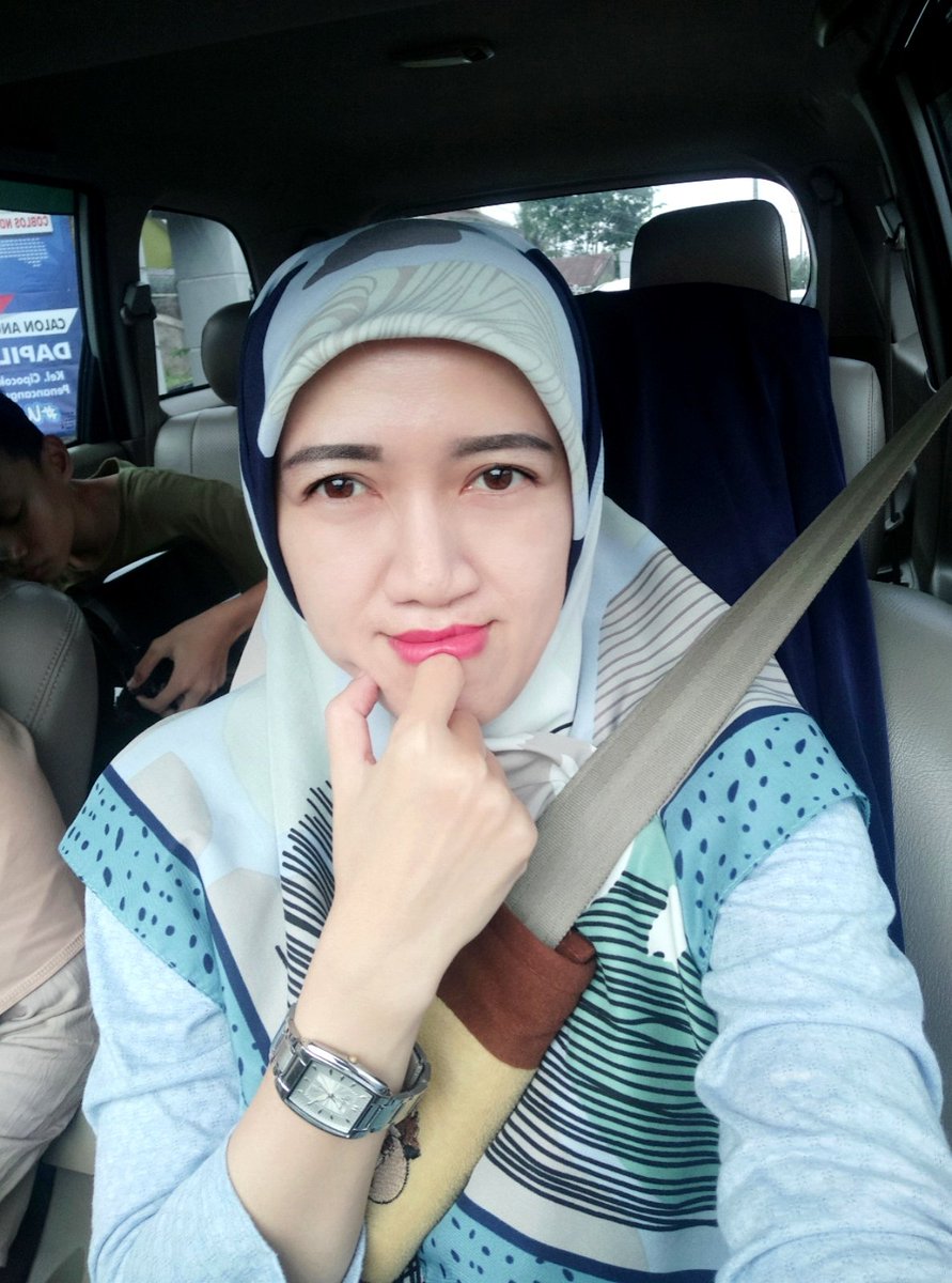 yucubu's tweet photo. Before i lost my glasses hiks hiks https://t.co/vbT8c9dE1o