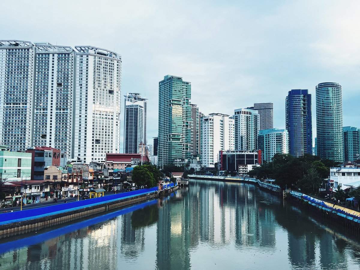 Super short ride across the four closest Pasig River-spanning bridges to me. The spine of this ride is JP Rizal, one of my favorite routes to get to the East and West of the metro. #NoToParex