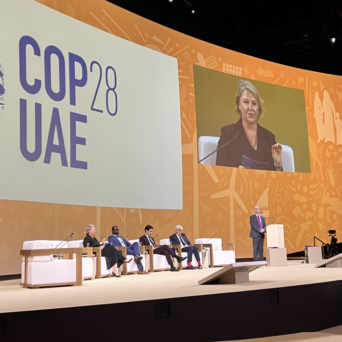 We need to transform and innovate for the sake of our grandchildren. Norway welcomes and supports the Emirates Declaration on Resilient Food systems Sustainable Agriculture and Climate Action. Next step is turning words into action #COP28