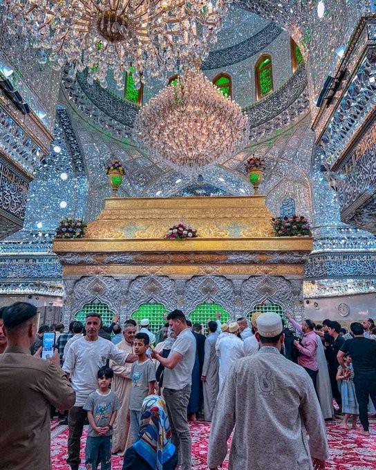 Al_Mashhad_'s tweet photo. لوگوں کی نظر میں بہت عزیز ہوں
کیونکہ درِ حسینؑ کا میں فقیر ہوں https://t.co/npzPAE2BaB