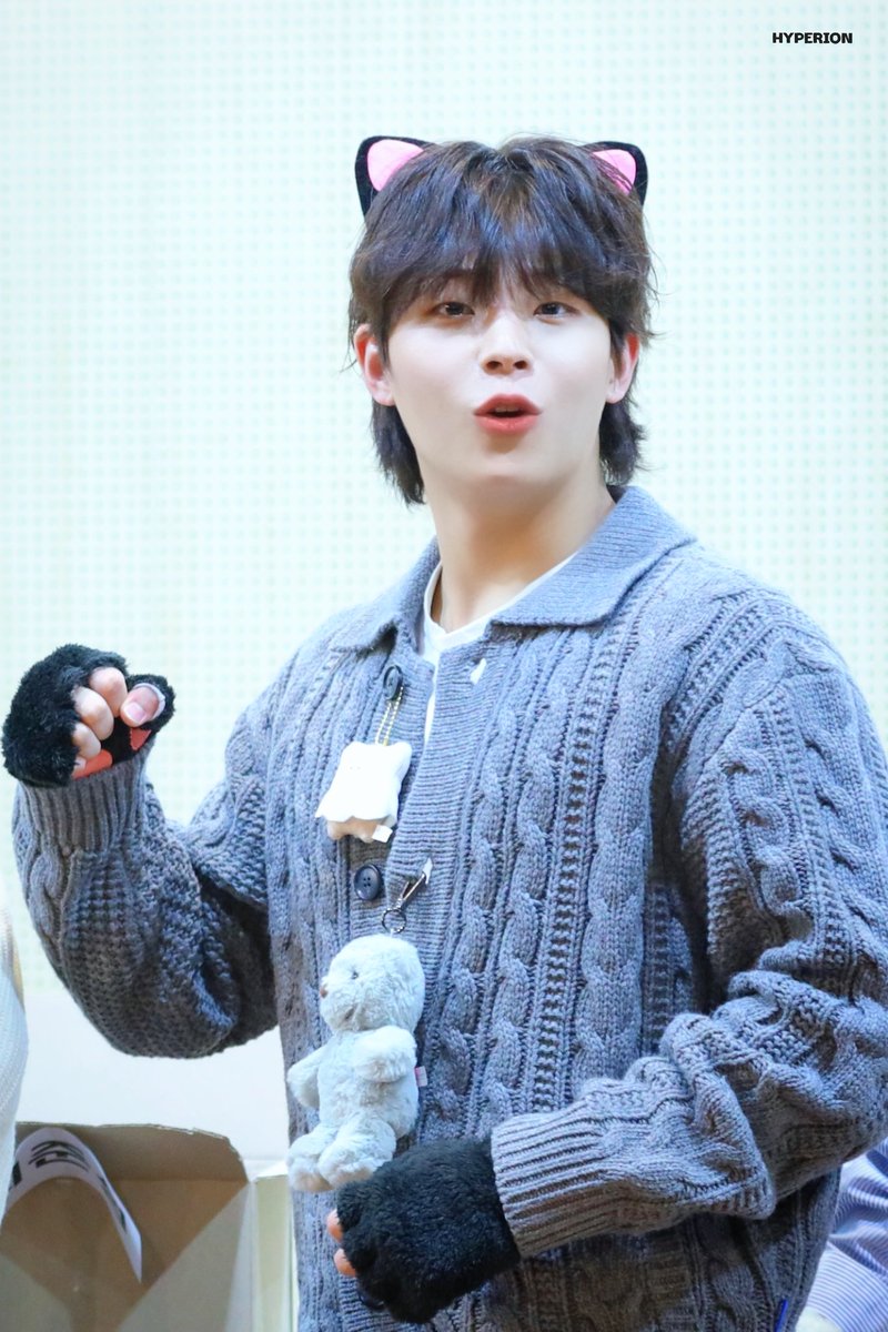 Hyperion1021's tweet photo. 귀여운 곰양이🐻🐱

#손준형 #SONJUNHYUNG #JUNHYUNG 
#GHOST9 #고스트나인 https://t.co/LV9FCDukTr