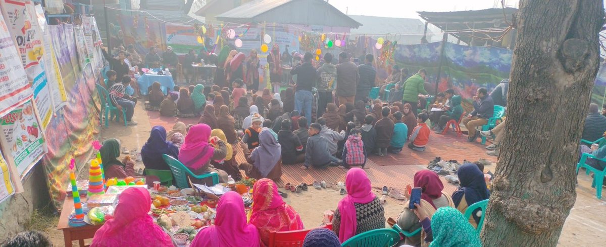 dicbudgam's tweet image. Glimpses of #VBSY from the various Panchayat Halqas of #Beerwah
People enthusiastically participating in the ongoing #VBSY 
#ViksitBharatSanklapYatra 
@diprjk @MoRD_GoI @ddnewsSrinagar @DDKashirChannel