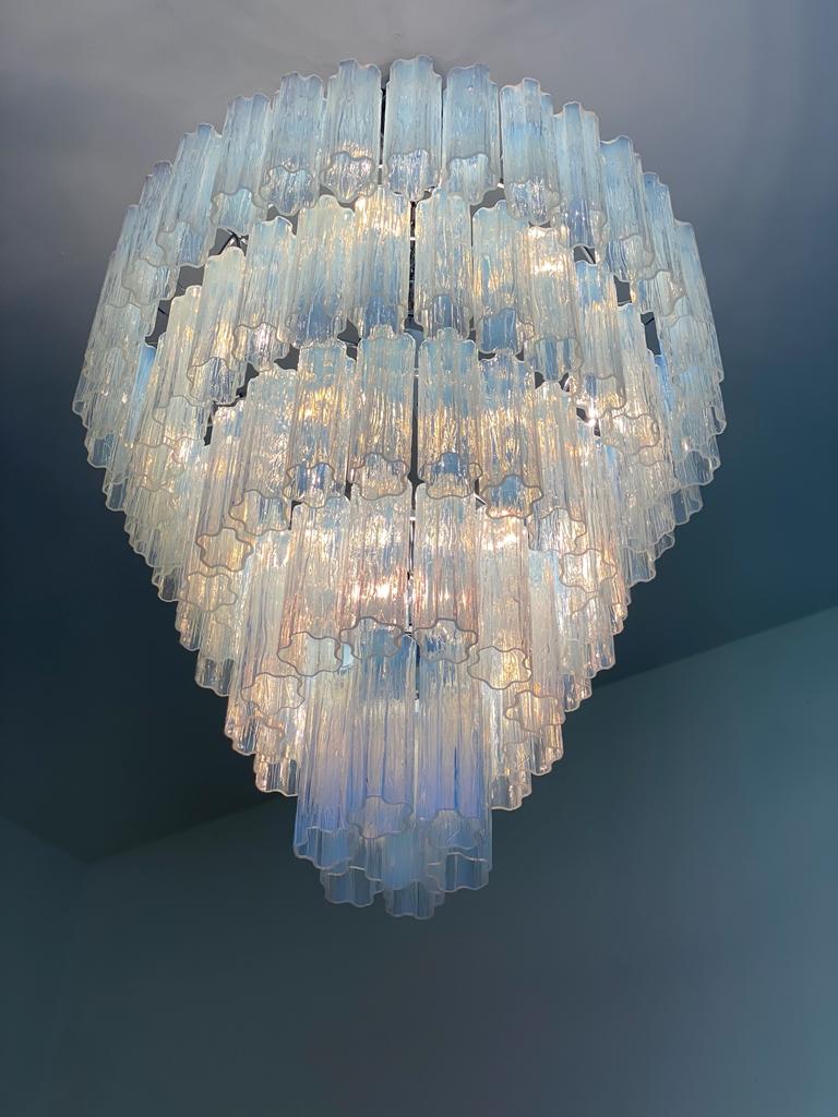 SimoEng3's tweet image. Impressive Opalino Murano glass chandelier "5 levels " !!!! 😊😊

@simoeng_official

#custominteriordesign #muranoglass #simoeng_official #madeinitaly #luxurylighting #luxuryliving #luxurydesign