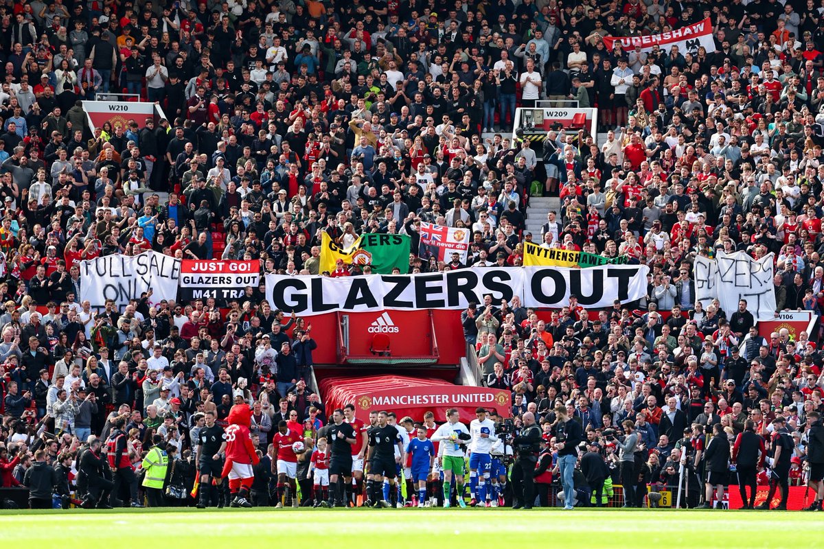 Morning, mother truckers. So yesterday happened, it's done, it can't be changed. These mofos need to take a long, hard look in the mirror and (not Harry) REMEMBER WHO THE FUK WE ARE! #GlazersOut #GlazersFullSaleOnly #BackTheBoss #PlayLikeYouMeanIt