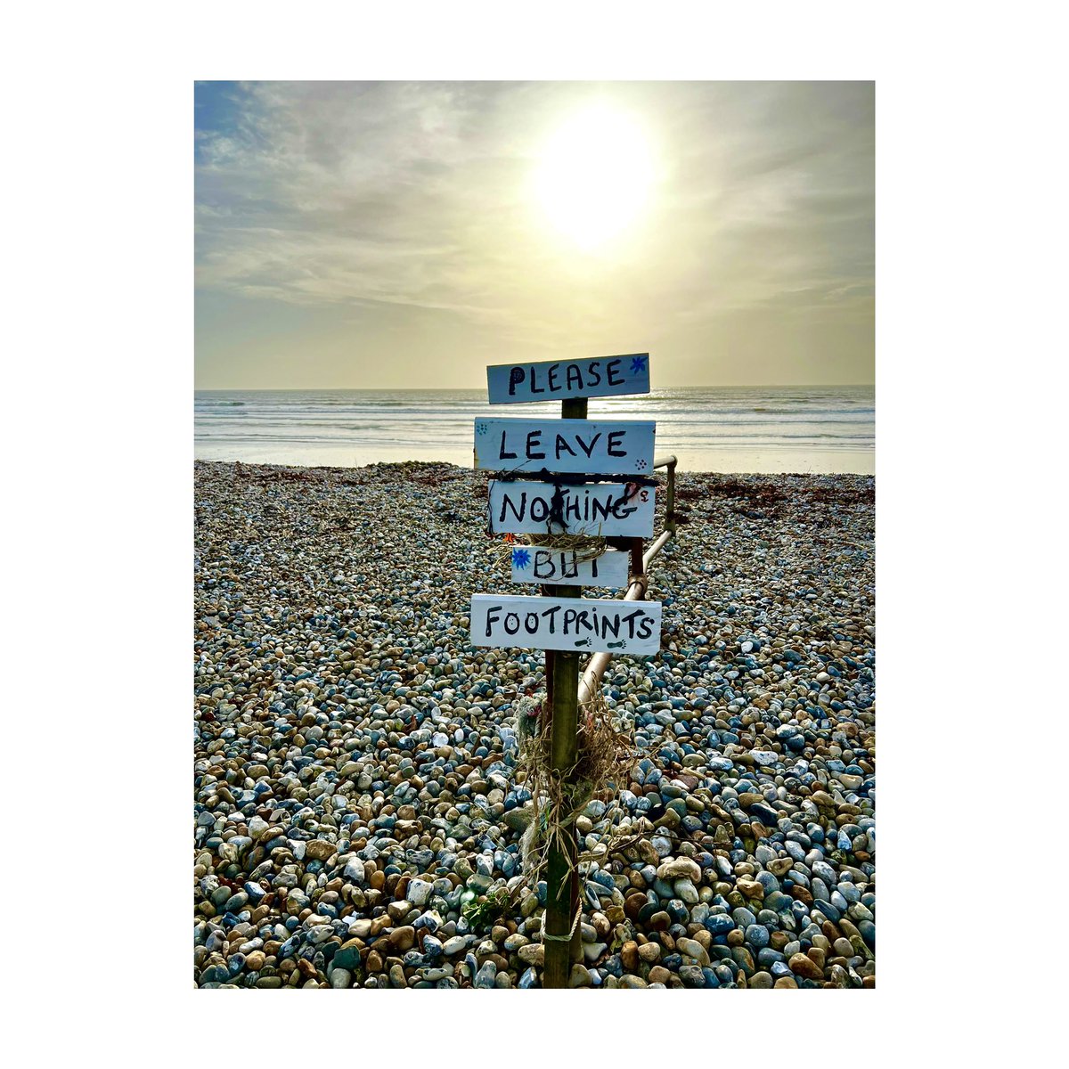 fionacue1's tweet photo. West Wittering Beach #beach #footprints #sand #plea #westwittering #tideisout #bracingbeachwalk https://t.co/9BrSfh6Az9