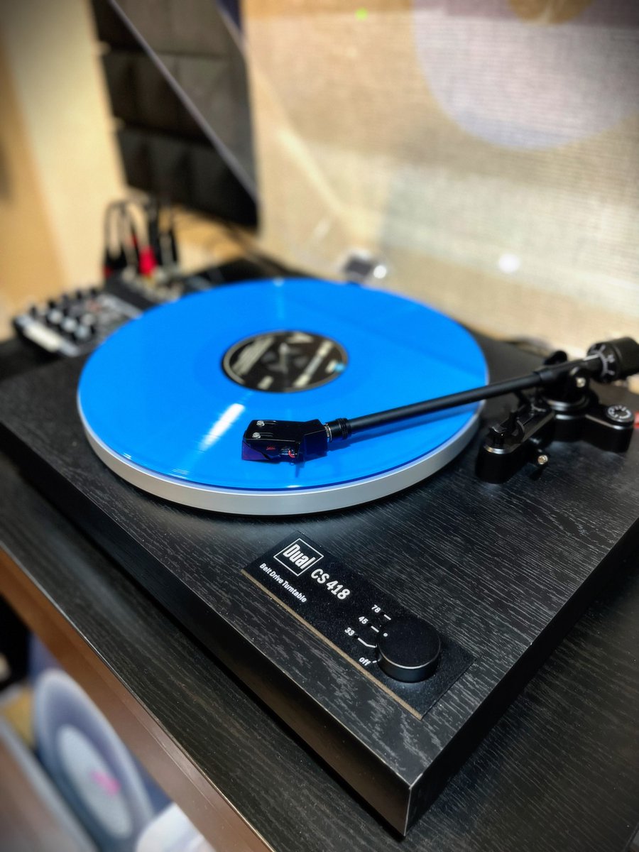 KimuraKeiichiro's tweet photo. 1962年リリース
Bill EvansとJim Hallの名盤
「Undercurrent」のリイシュー盤です
C8で聴くハコモノギターの音も抜群で
My Funny ValentineのJim Hallのバッキングがたまらなくカッコいいですね!
#KSD #KSDigital #C8 #C8Reference
#Dual #CS418
#studioequipment #スタジオイクイプメント
#ikII https://t.co/9IUG4jHPPs