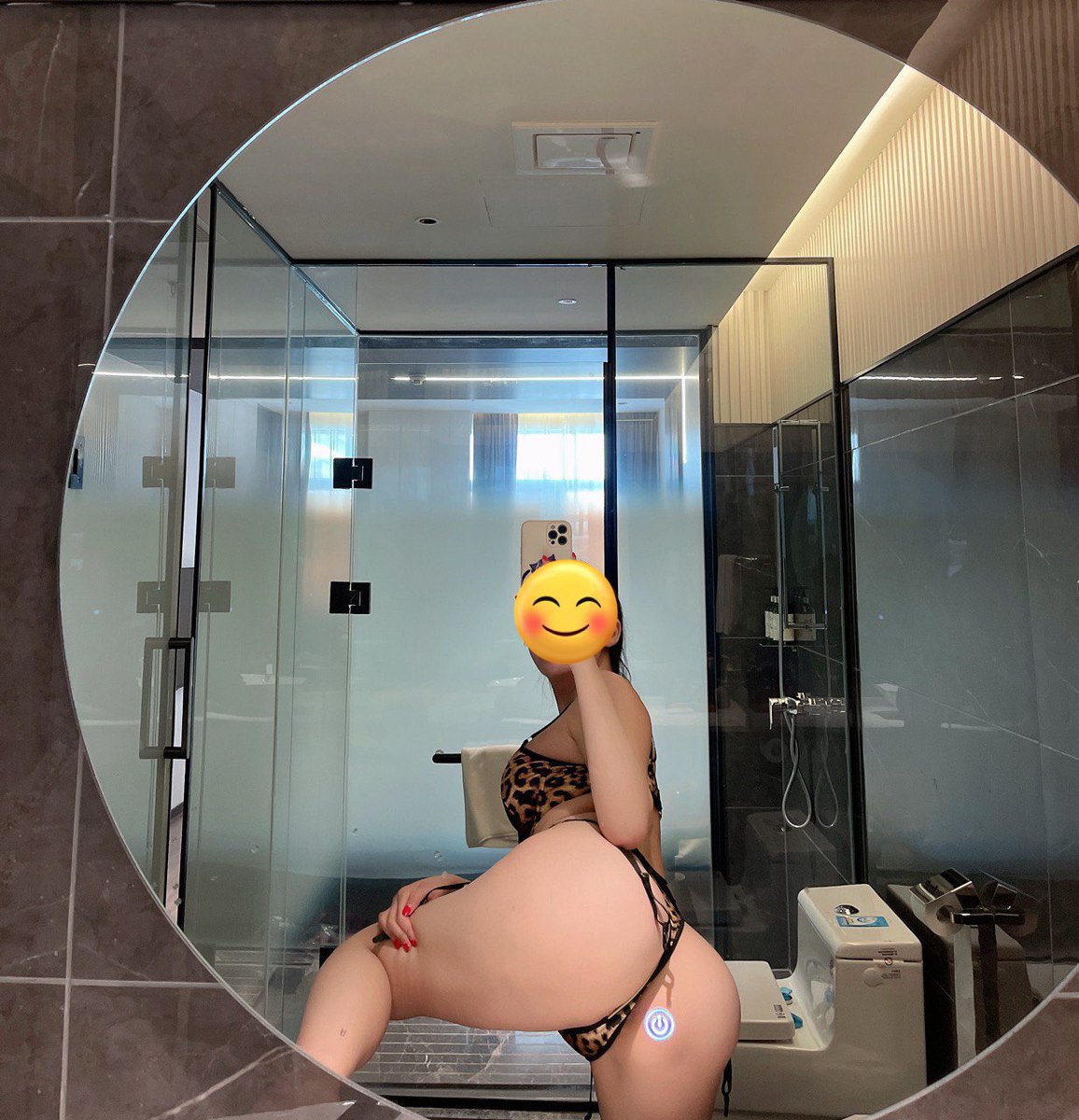 今天的穿搭能引起哥哥约我的心嘛 约的主页有联系方式我等你们 #金华