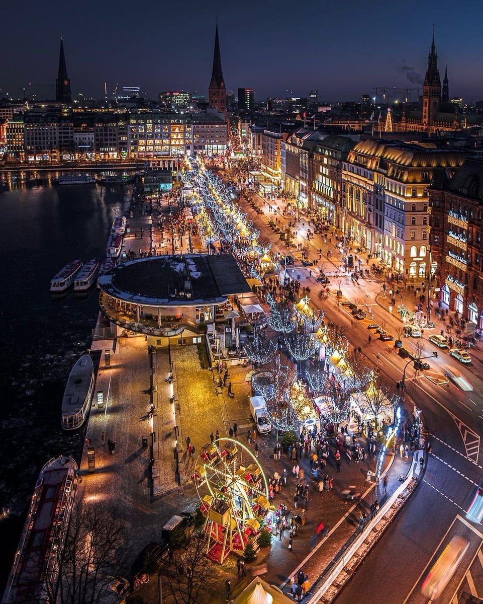 Christmas Magic ✨🎄
Photo: instagram.com/daynightphotog…
#hamburgahoi #thatswhyhamburg