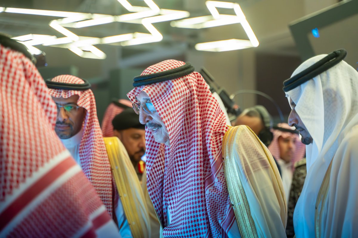 RCJY_Jazan's tweet photo. لحظة زيارة سمو #أمير_منطقة_جازان للمعرض المصاحب لحفل الانتهاء من أعمال ترسية المشاريع الرأسمالية 2023م
#RAWAS
#رواس_للمستقبل https://t.co/6FEo2tPdc7