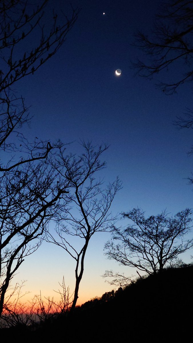 TAKExBEAT's tweet photo. 明けの明星、地球照、
#星景写真 #スマホ天文部 #txb7 https://t.co/dxpmXoRx10