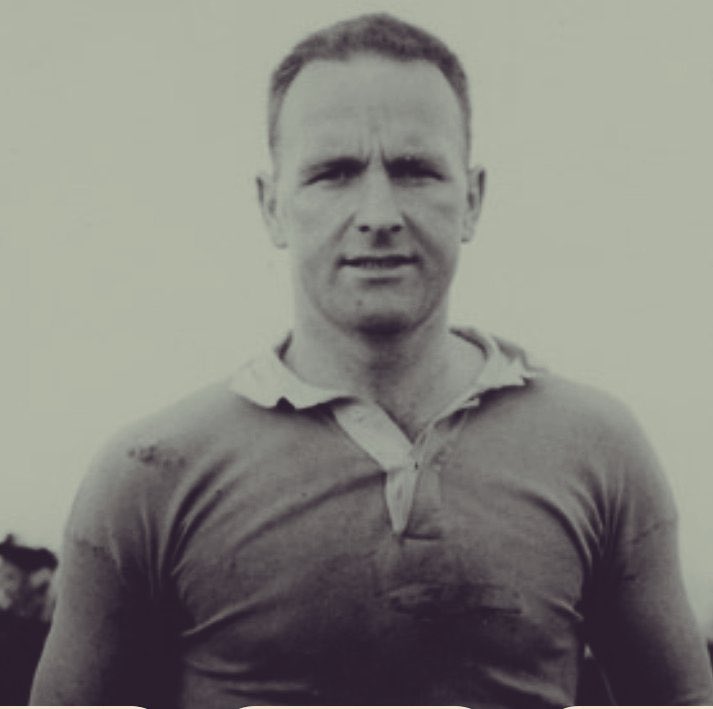 The essential Wexford Gaelic Football advent calendar Day 10. A man who played senior intercounty football in four provinces, and kept Wexford football on the map,rearing more than one generation of players in <a href="/GORahillys/">Gusserane O'Rahillys</a> the great Seamus Keevans #AdventCalendar