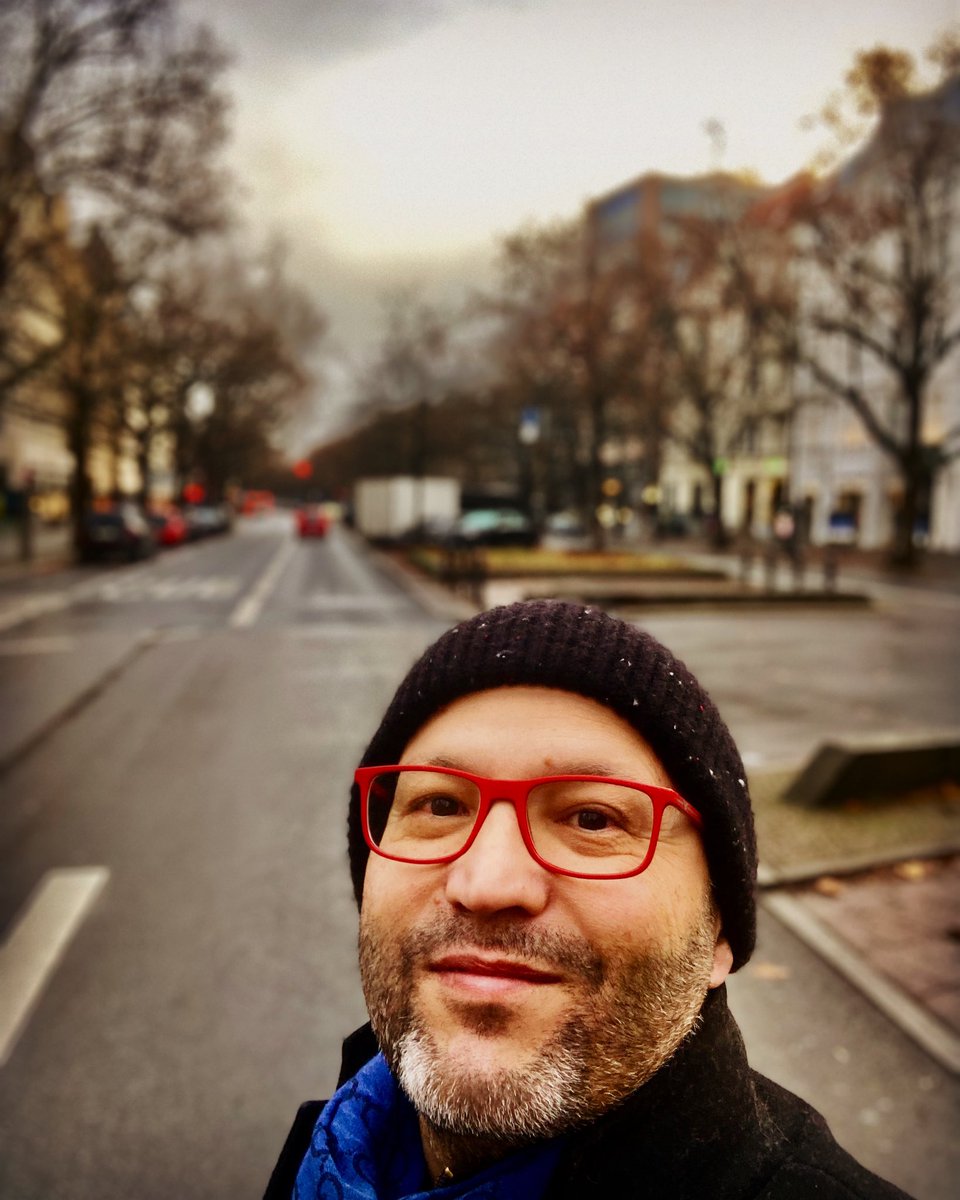 Kudamm almost empty this Sunday morning in #Berlin. Perfect for a good brekfast plus time to walk and later study @T_Blanchard ‘s #Champion 🤗

Happy Sunday everyone ⭐️
.
.
#berlinlife #onlineberlin #berlinstreets #berlincity #berlinwelt #helloberlin #visitberlin  #kudamm