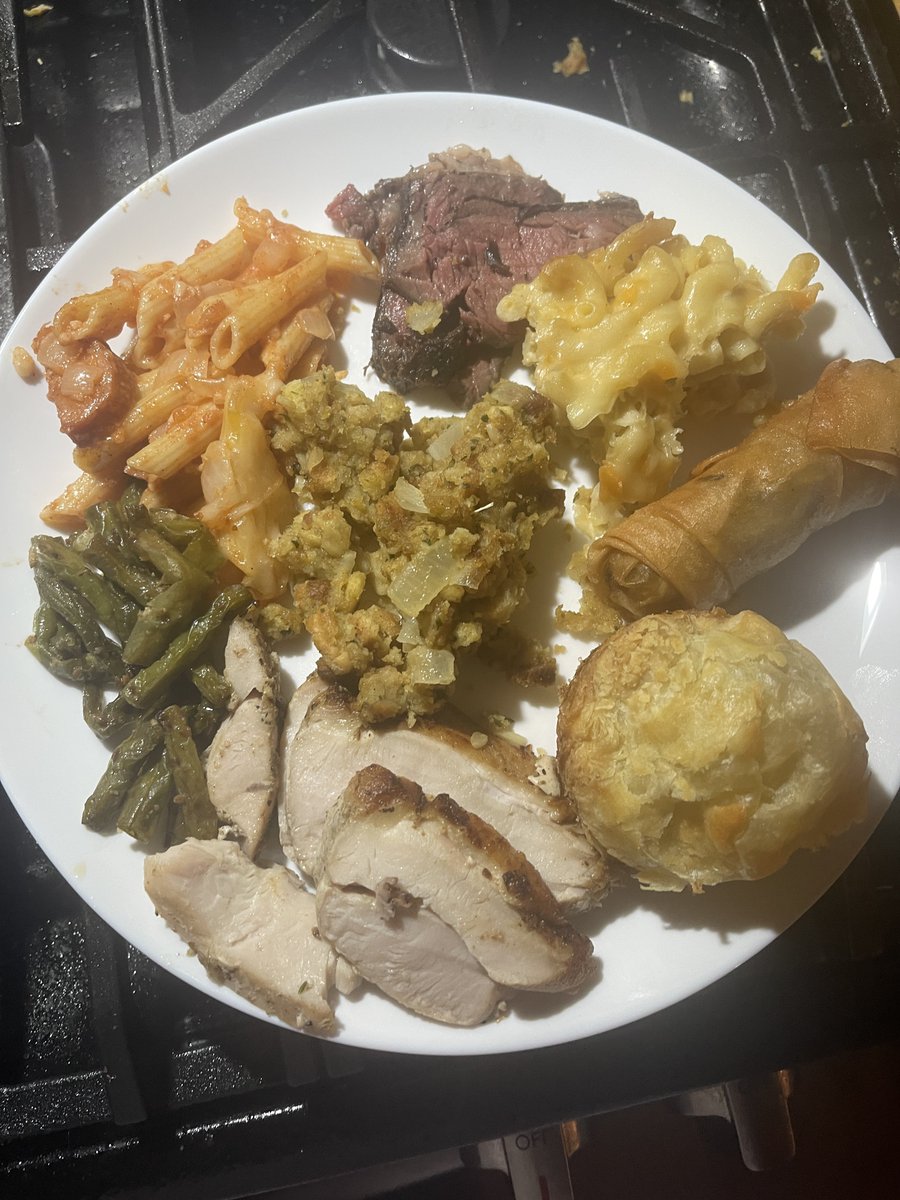 ART_OF_JAM's tweet photo. Came home from the gym to a feast 😋 this makes up for not eating on thanksgiving!! 🤒 https://t.co/AwdU4BYTXa
