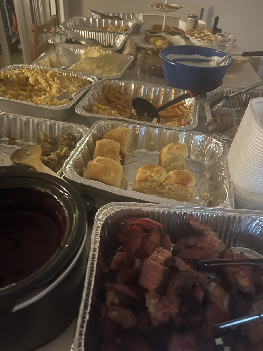 ART_OF_JAM's tweet photo. Came home from the gym to a feast 😋 this makes up for not eating on thanksgiving!! 🤒 https://t.co/AwdU4BYTXa