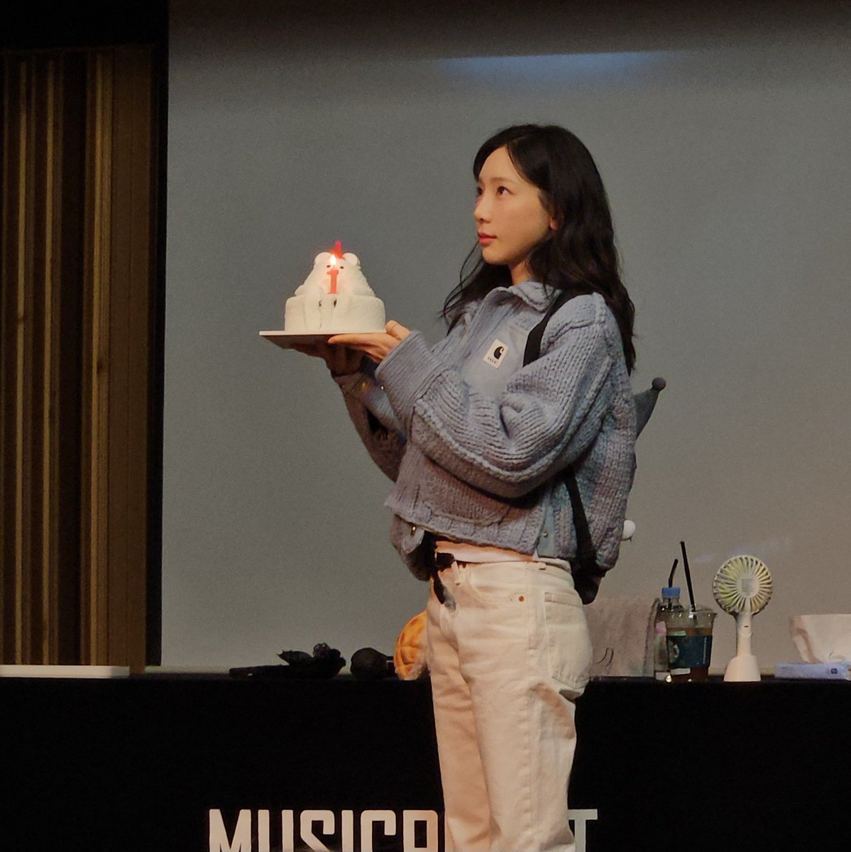 TYisoL_ss's tweet photo. 231210 To.X 팬싸
행복한 하루에요 https://t.co/10zqEi7H6k