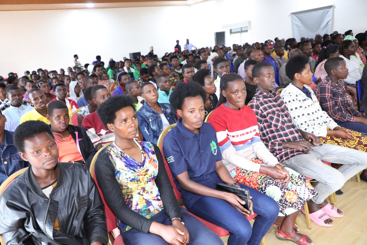 NyaruguruDistr's tweet photo. Today, the Mayor of @NyaruguruDistr Dr.Murwanashyaka  Emmanuel  together with @PlanRwanda ,@Ajeprofho @ProfemmesTH  @MajNyaruguru ,@RwandaWomen ,@striverforinclusion have joined  Munini sector  community   at the conclusion of 16 days  of activism against gender based violence https://t.co/ECeQaQfOhd