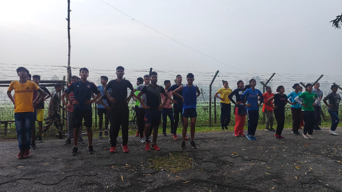 mahijamwal0404's tweet image. BSF organises run for troops and locals in West Bengal. A #FIT India initiative to have a healthy living. 

#RunForFun #MuktiVahini
#BSFforBorderPopulation #TejRan #HumanRightsDay #HumanRights #MUFC #MahuaMoitra