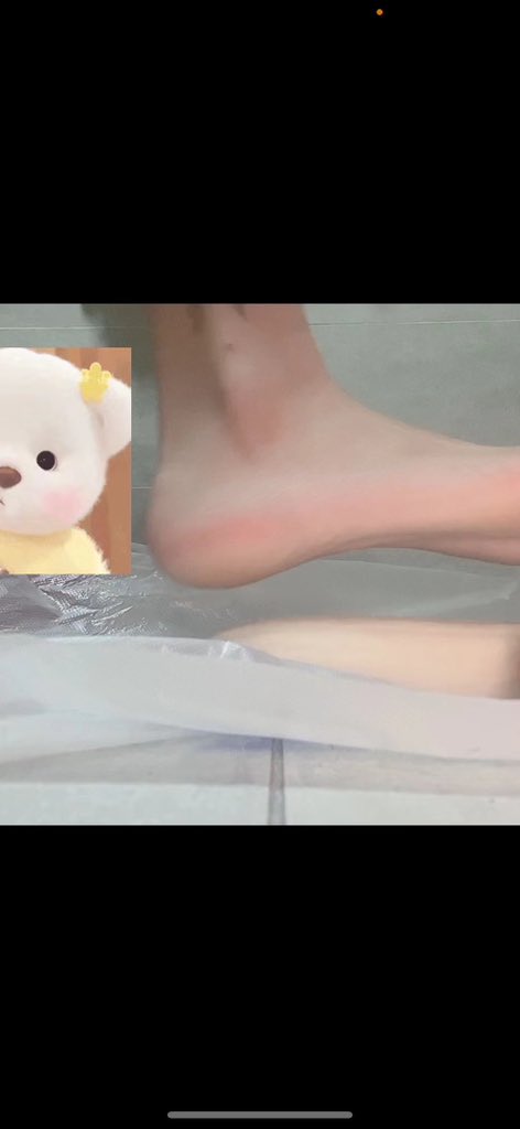 chengsiman666's tweet photo. 脚踩香蕉 哥哥想看吗
#白虎 #萝莉 #少萝
#jiojio #玉足 #足交 https://t.co/txgUFdbddt