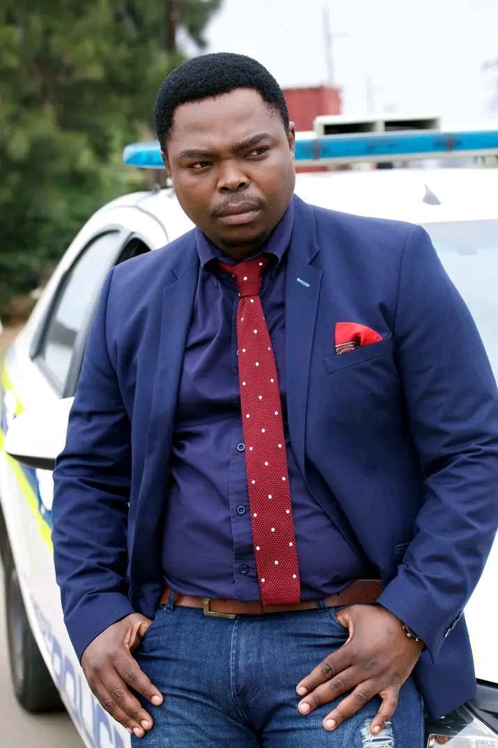 MDNnewss's tweet photo. Actor blueticks his family

Actor Siyabonga Shibe has abandoned and blacklisted his family. According to Zimoja, The Sibongile & The Dlaminis star is said to have told his mother and his brothers that he wants nothing to do with them. The problem allegeddly started when a child came into his life and claimed that she is his long lost daughter. This is the same person who claimed Sfiso Ncwane was her father after he passed away.

His brother told ZiMoja that Siyabonga no longer buys food for their mother. "We don?t understand how Siyabonga got to this point. Our brother has stopped buying grocery for our mother. He told our mother he doesn?t want her from a bar of soap. We were trying to warn him about the alleged daughter but he decided to cut us off," said Nathi, adding that Siyabonga has even sold his two cars and a house in Ridgeway, in the south of? Johannesburg, to prove his love to his newly found daughter.

"We don?t know that daughter. She first claimed that she was Sifiso Ncwane?s child and now she is claiming that she is Siya?s daughter. We don?t know her and we don?t want to be part of her life since she is taking away our brother. Siyabonga insulted our mom and told her that he doesn?t want her at his funeral in case he dies. Siyabonga is no longer visiting at home and has since blocked us on all his numbers. He has even changed his phone to "tototo" (a non-smart phone) while his newly found daughter has an iPhone 14," he said. According to a source, his colleagues are concerned because he is constantly asking for R10 for cigarette.

Attempts to get comment from Siyabonga proved unsuccessful.