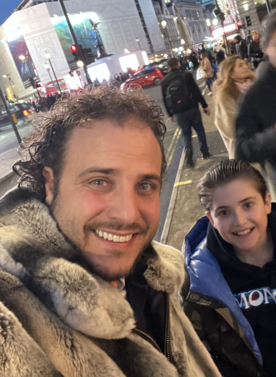 DouglasWolfgang's tweet photo. Absolutely fantastic day-out at @WinterWonderLDN this year yet again spectacular quality & atmosphere as to be expected, with a visit to @Harrods then finishing up in @SC_Cicchetti in #CoventGardens which topped the charts for the grand finale…
#GypsyLife @TimeOutLondon @X https://t.co/HWunLHgu8Y
